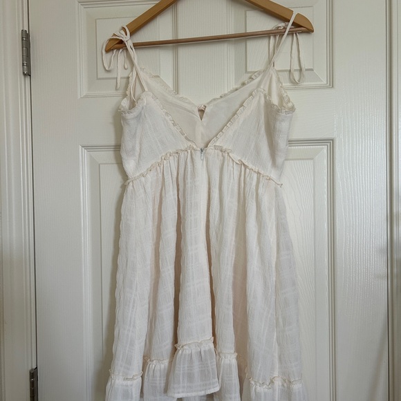 Cream Ruffled Short Dress - Picture 3 of 5